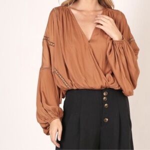 5⭐️ //KAYLA/ Lace Boho Balloon Sleeve Wrap Top